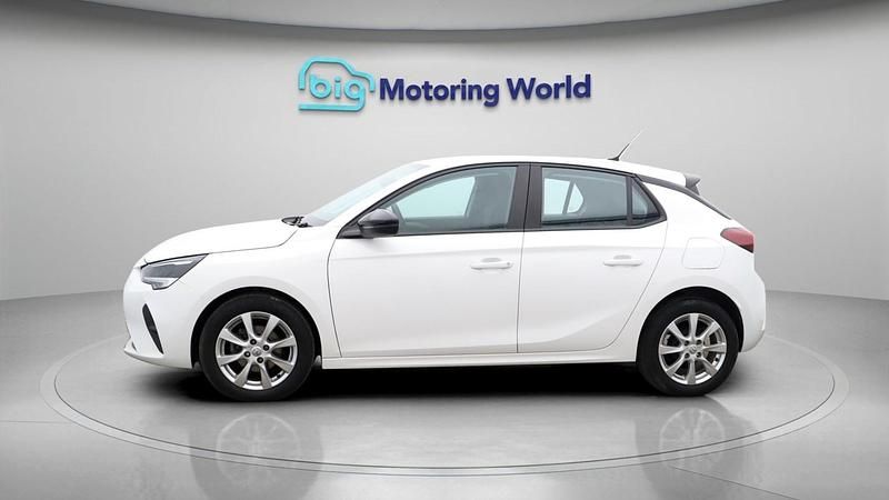 Used Vauxhall Corsa Design Edition 75 HP (55 kW) 2022 White Hatchback