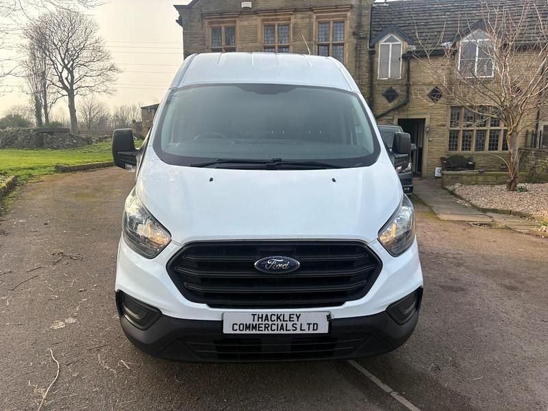Used Ford Transit Custom 105 HP (77 kW) 2018 White Van