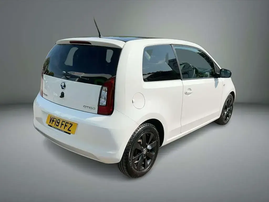 Used Skoda Citigo Colour Edition 60 HP (44 kW) 2019 White Hatchback