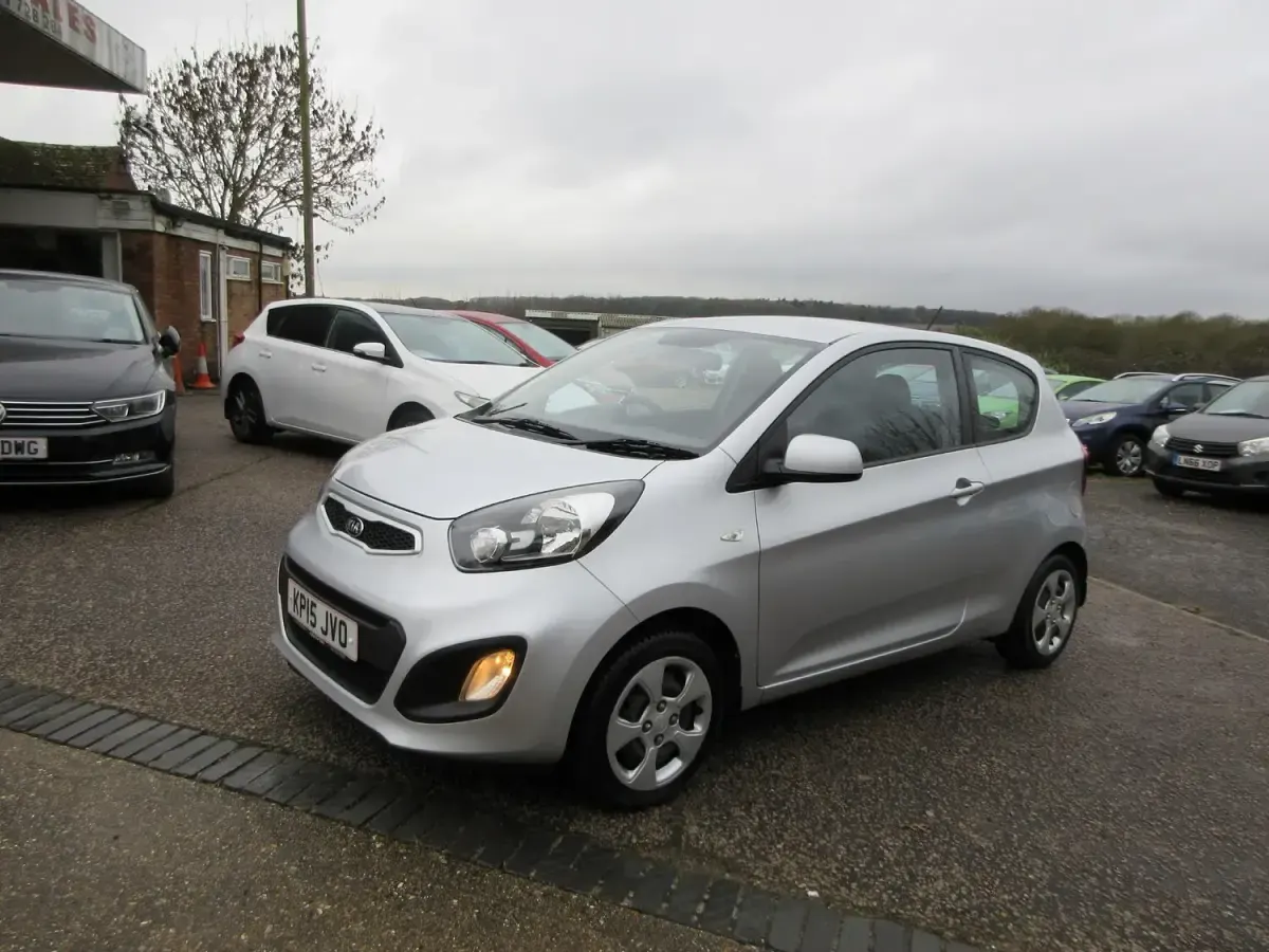 Used Kia Picanto 68 HP (50 kW) 2015 Silver Hatchback