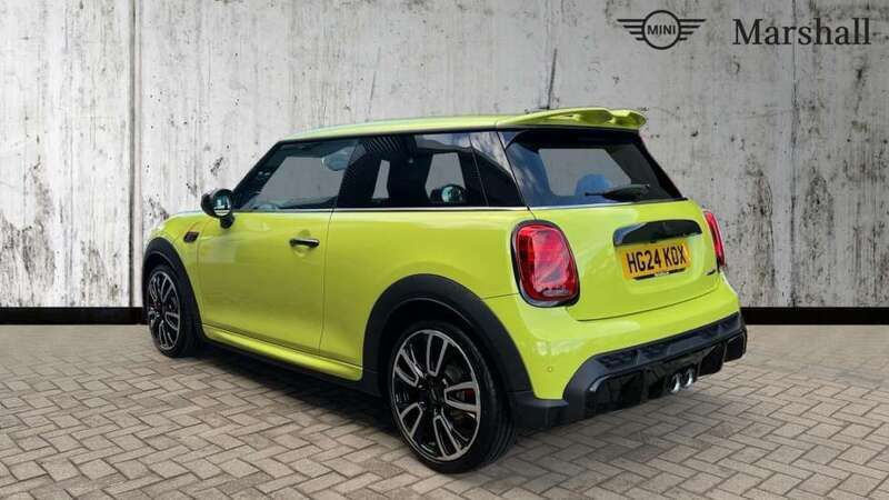 Used Mini John Cooper Works Premium Plus 231 HP (169 kW) 2024 Zesty yellow  Hatchback