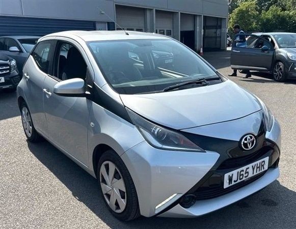 Silver Used 2015 Toyota Aygo X-play Hatchback | £5,495 (Fair price) - Image 1/1