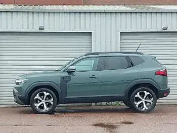 Used Dacia Duster Journey 140 HP (102 kW) 2025 Special metallic  dusty khaki Estate