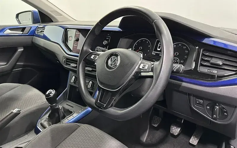Used VW Polo SE 65 HP (47 kW) 2019 Blue Hatchback