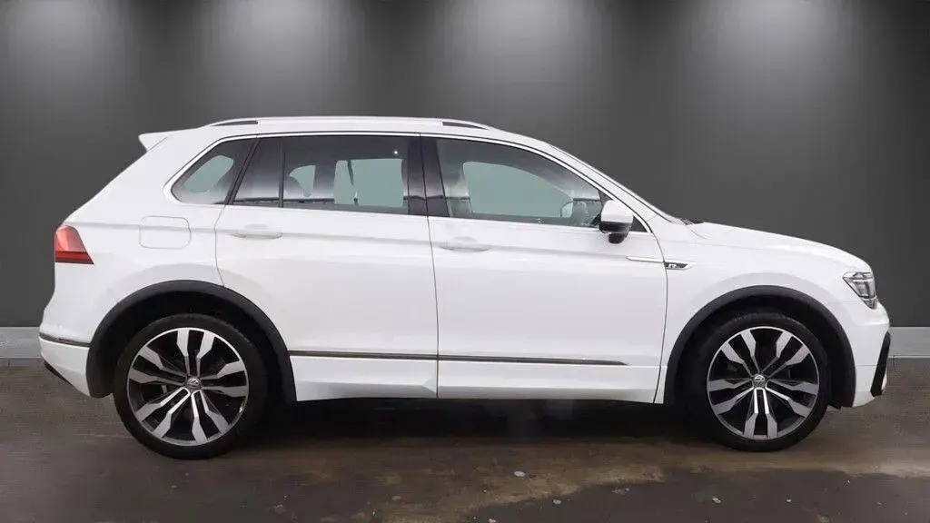 Used VW Tiguan R-line 150 HP (110 kW) 2018 White SUV