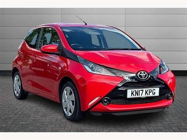 Red pop Used 2017 Toyota Aygo X-play Hatchback | £9,901 (Fair price) - Image 1/3