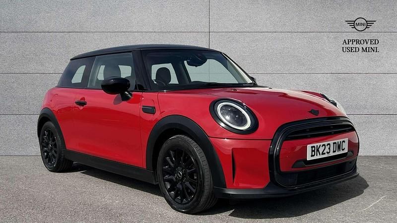 Used Mini Cooper Classic 134 HP (98 kW) 2023 Red Hatchback