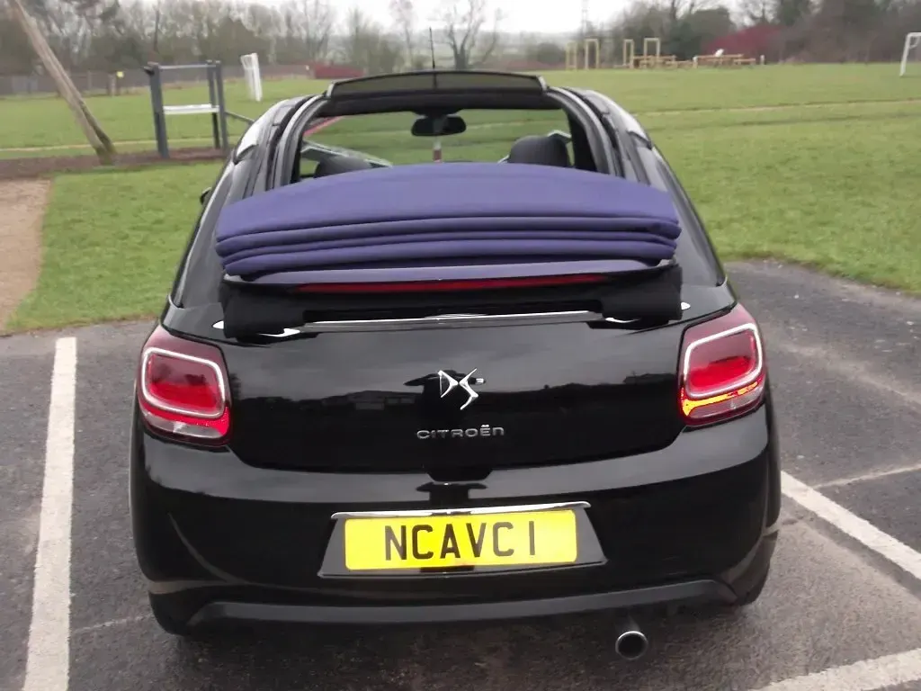 Begagnad Citroën DS3 Cabriolet 2014 Svart Cab