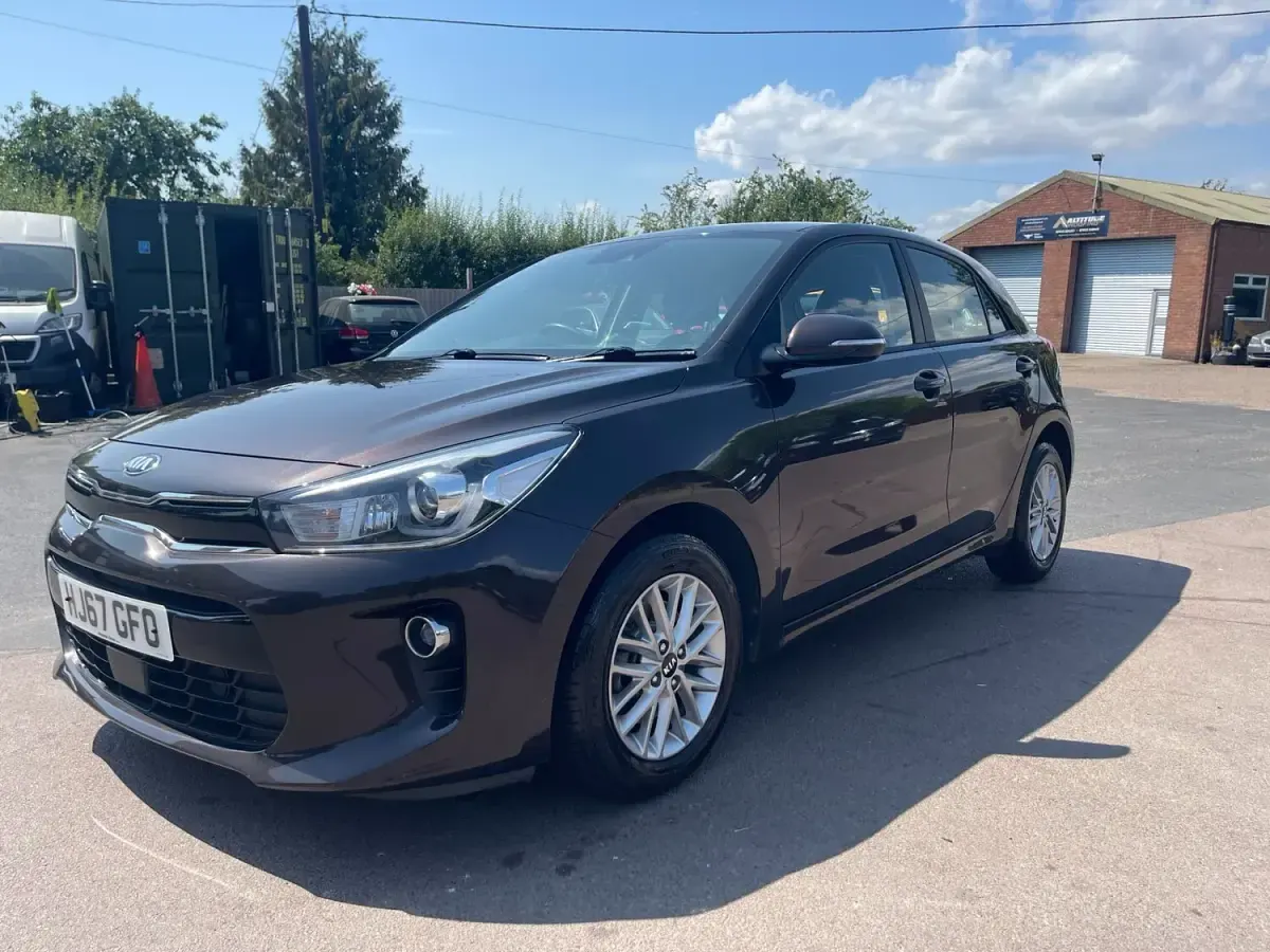 Used Kia Rio 2017 Brown Hatchback