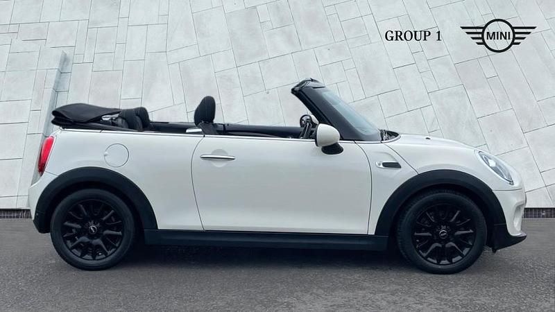 Used Mini Cooper Classic 134 HP (98 kW) 2019 White Hatchback