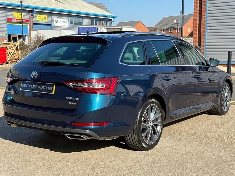 Used Skoda Superb 280 HP (205 kW) 2018 Blue Estate