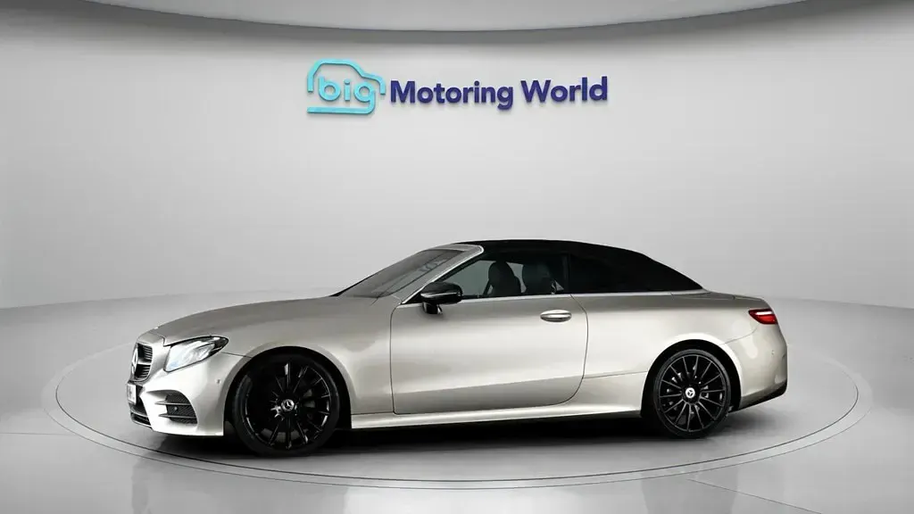 Usado Mercedes E220 AMG line 194 HP (142 kW) 2019 Prateado Cabrios