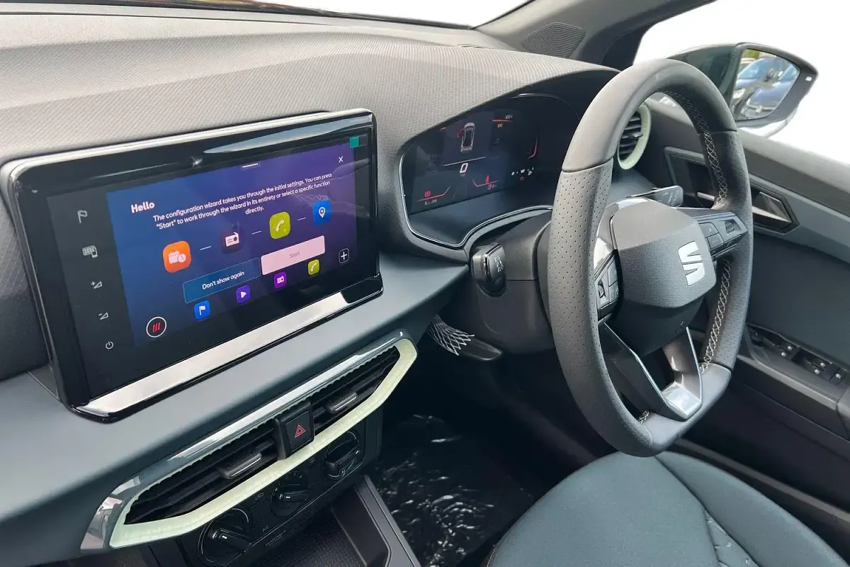New Seat Arona SE Technology 95 HP (69 kW) 2026 Midnight black manhatan grey roof SUV