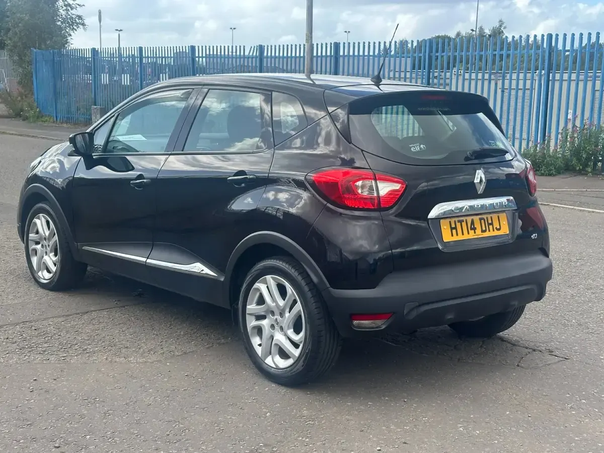 Used Renault Captur Dynamique 90 HP (66 kW) 2014 Black SUV