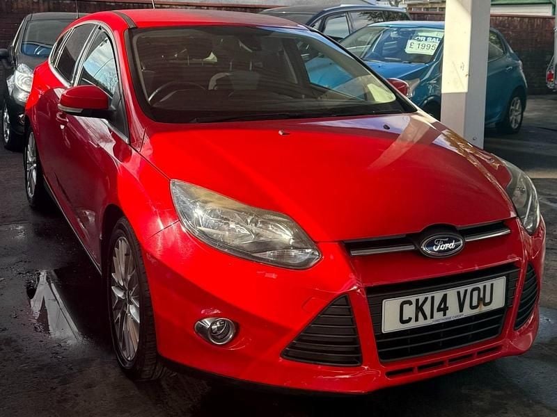 Red Used 2014 Ford Focus Zetec Hatchback | £1,895 (Good price) - Image 1/4