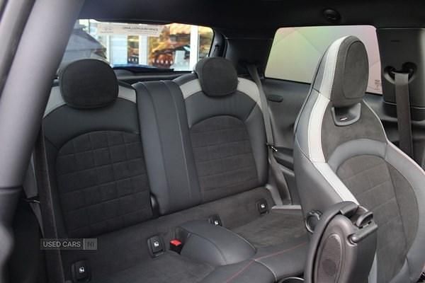 Used Mini John Cooper Works Hatch 321 HP (236 kW) 2023 Green Hatchback