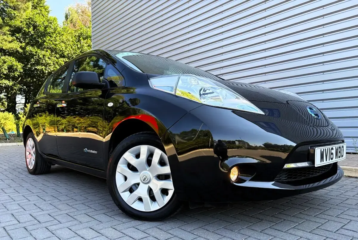 Used Nissan Leaf Visia 80 kW (109 HP) 2016 Black Hatchback
