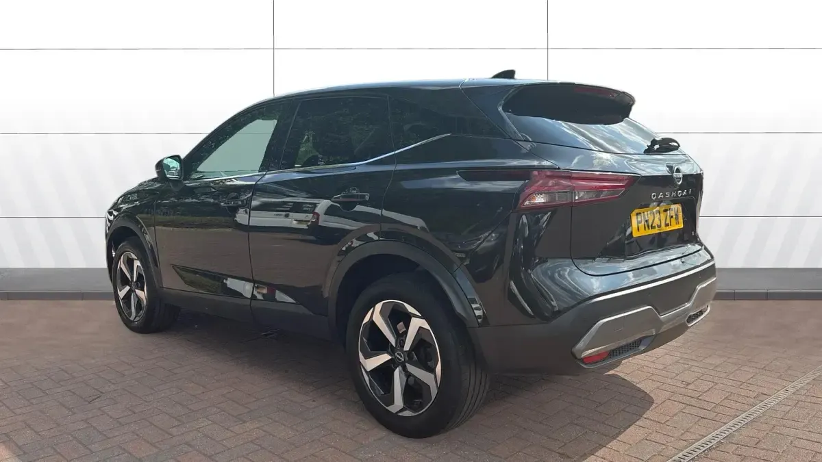 Used Nissan Qashqai N-Connecta 140 HP (102 kW) 2023 Black SUV