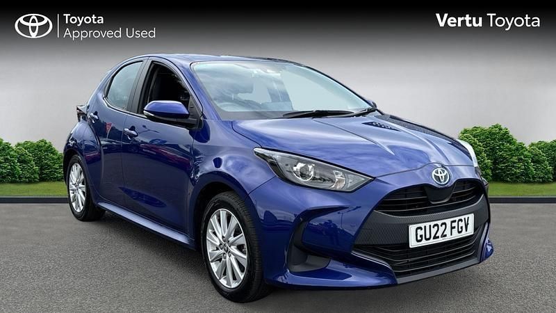 Blue Used 2022 Toyota Yaris Hybrid Hatchback | £16,150 (Good price) - Image 1/4