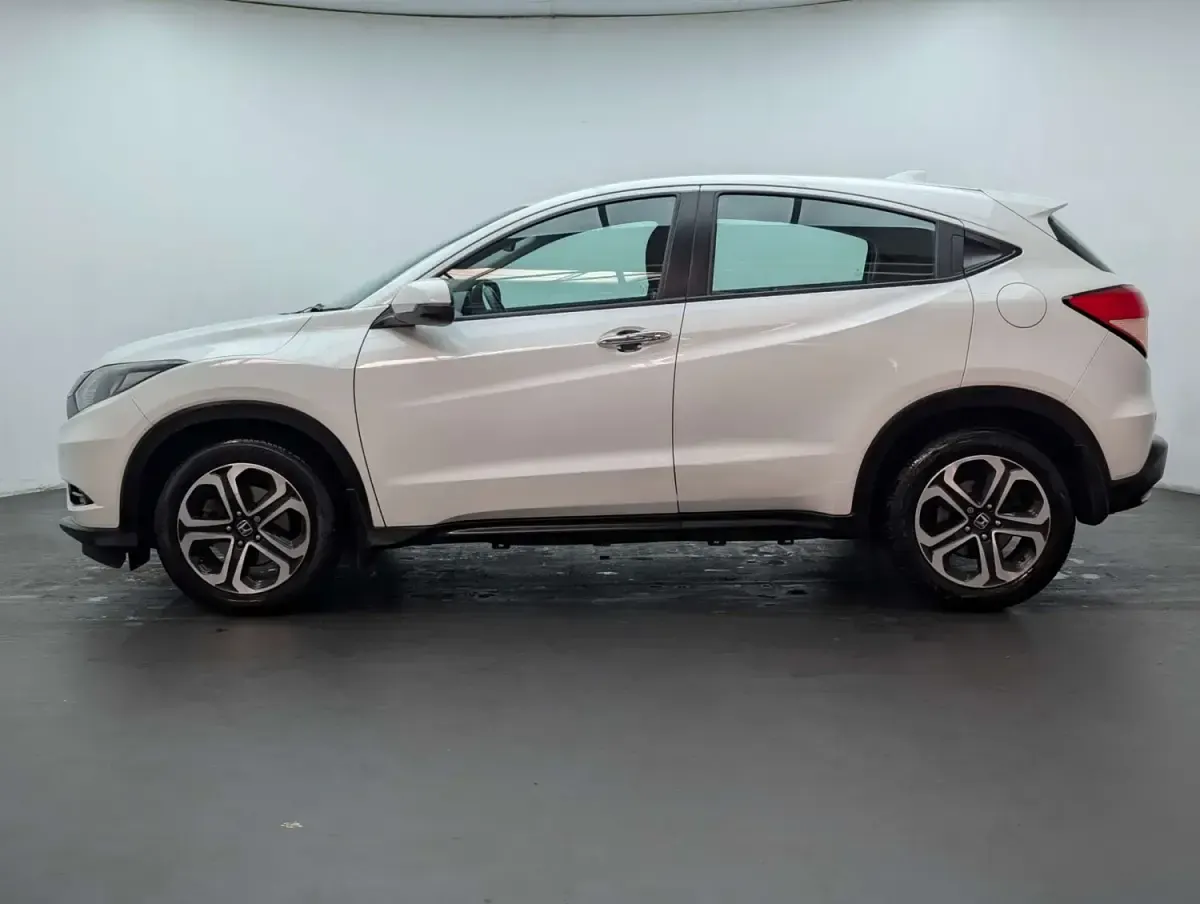 Używany Honda HR-V SE 130 KM (95 kW) 2017 Biały SUV