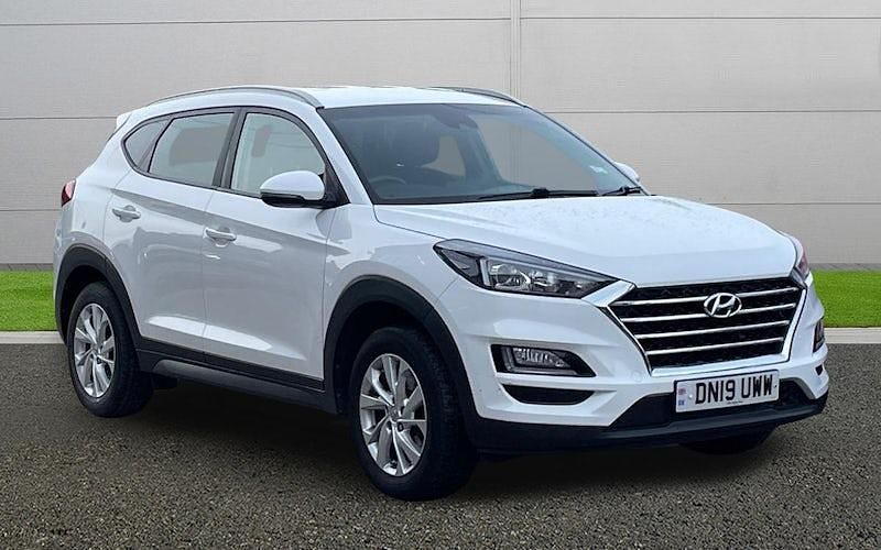 Used Hyundai Tucson SE 132 HP (97 kW) 2019 White SUV