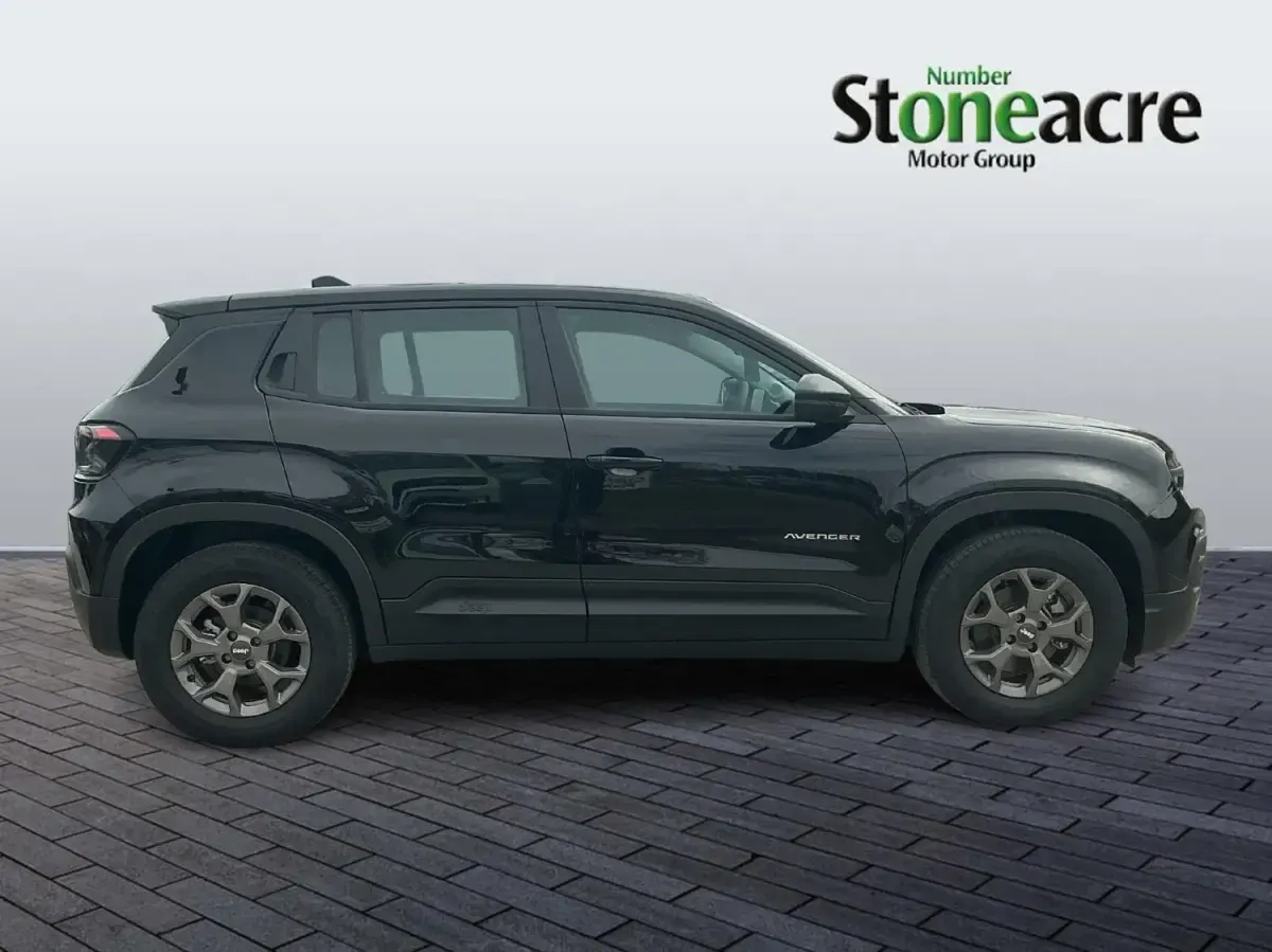 Ny Jeep Avenger Longitude 114 kW (156 HK) 2026 Svart SUV