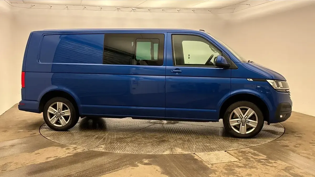 Used VW T6.1 Highline 150 HP (110 kW) 2022 Blue Van