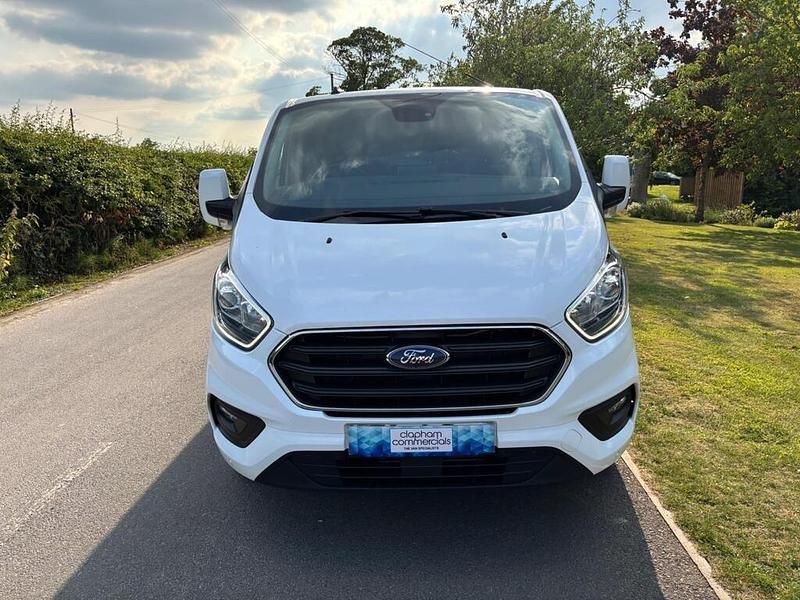 Used Ford Transit Custom Limited 130 HP (95 kW) 2022 White Van