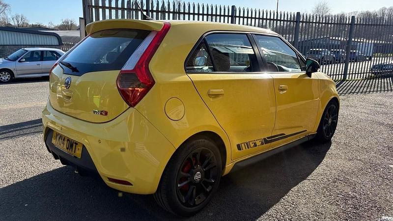 Used MG MG3 2014 Yellow Hatchback