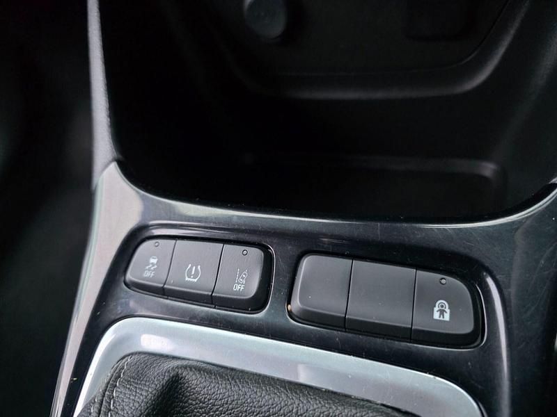 Used Vauxhall Crossland X 81 HP (59 kW) 2018 Red SUV