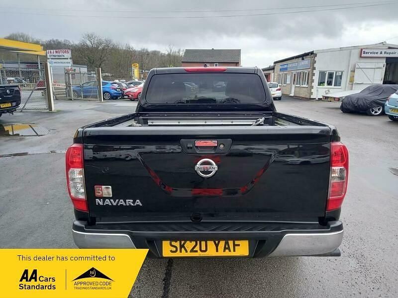 Käytetty Nissan Navara N-Connecta 2020 Musta Nouto