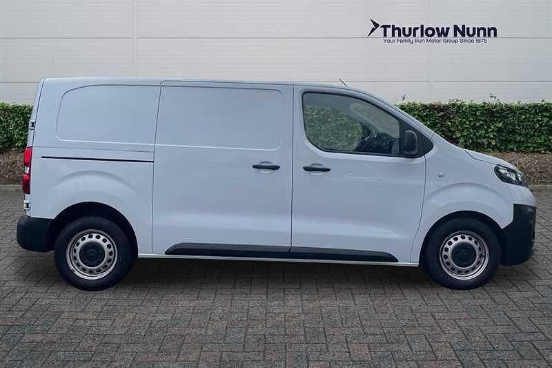 Used Vauxhall Vivaro S 100 HP (73 kW) 2023 White MPV