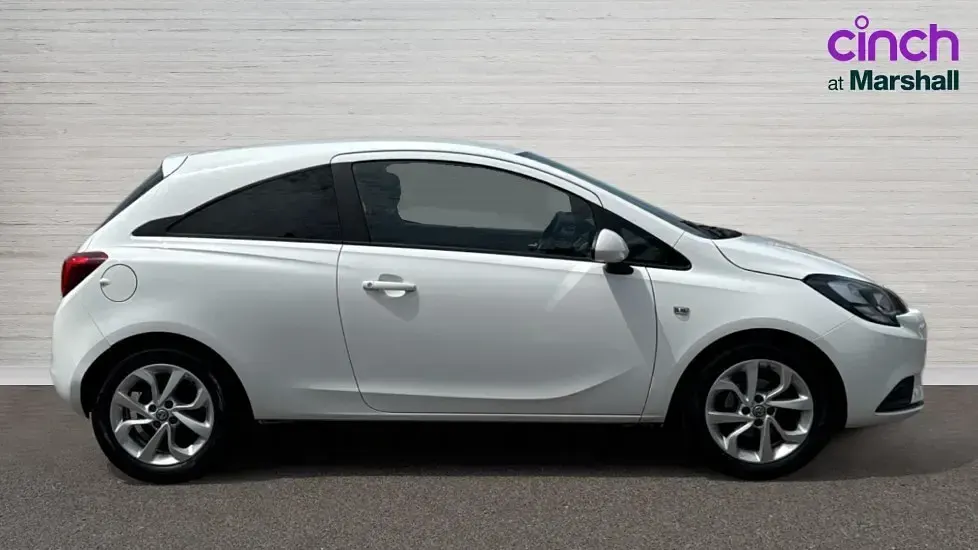 Used Vauxhall Corsa Sport 90 HP (66 kW) 2019 White Hatchback