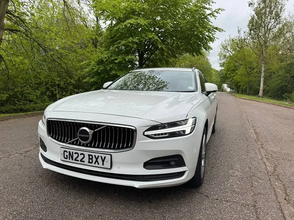 Used Volvo V90 CC 300 HP (220 kW) 2022 White Estate