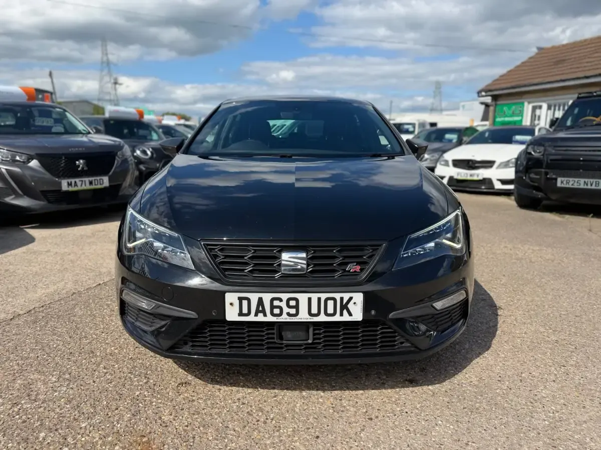 Begagnad Seat Leon Black Edition 150 HK (110 kW) 2020 Svart Halvkombi