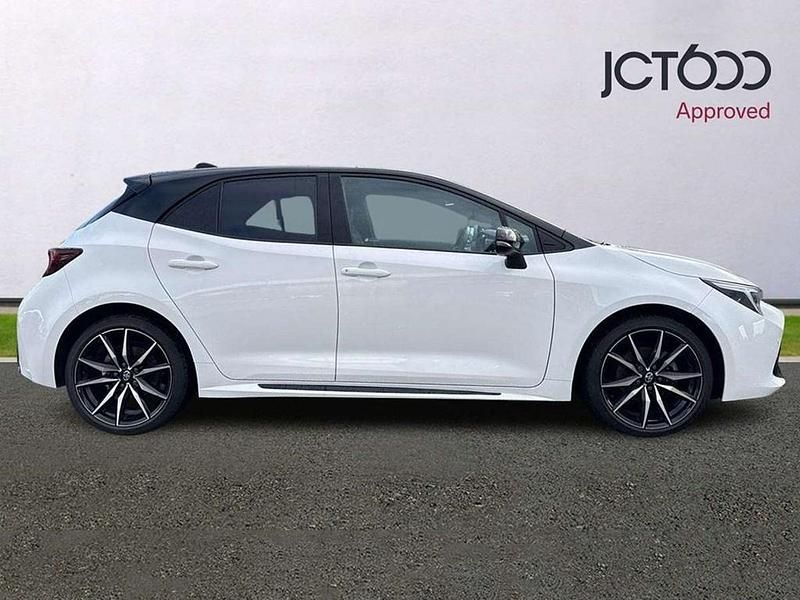Used Toyota Corolla Sport 138 HP (101 kW) 2023 White Hatchback