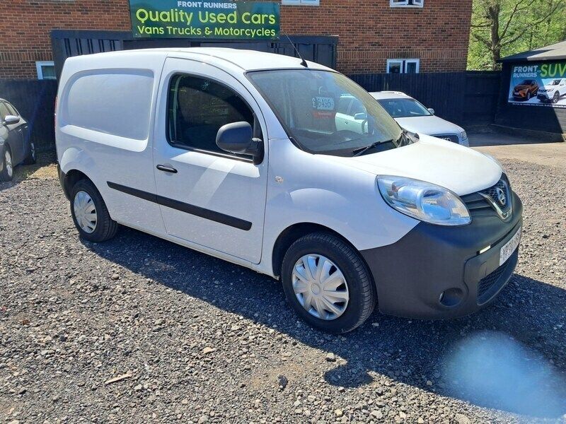 White Used 2020 Nissan NV250 Acenta Van | £6,495 (Good price) - Image 1/4