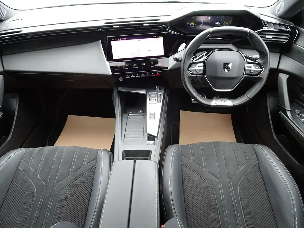 Second-hand Peugeot 308 GT 2024 Gri Hatchback