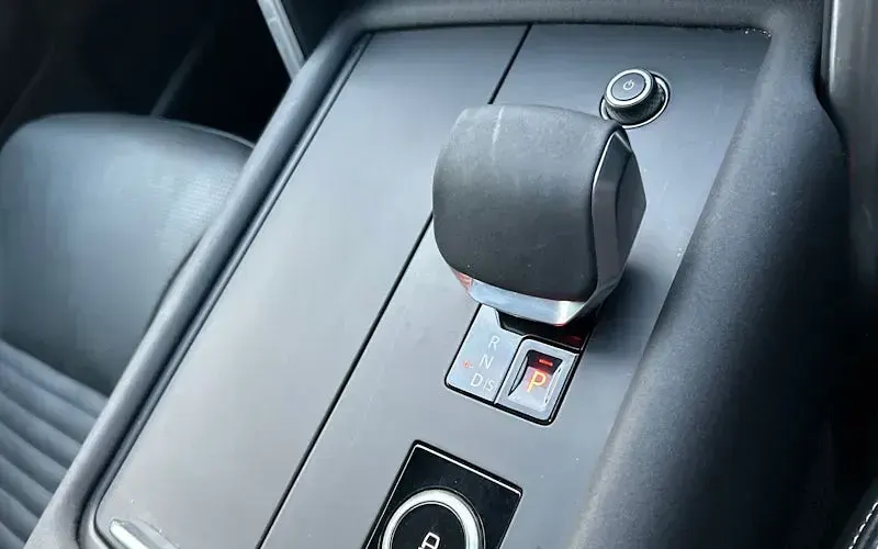 Used Land Rover Discovery HSE Dynamic 300 HP (220 kW) 2024 Black SUV