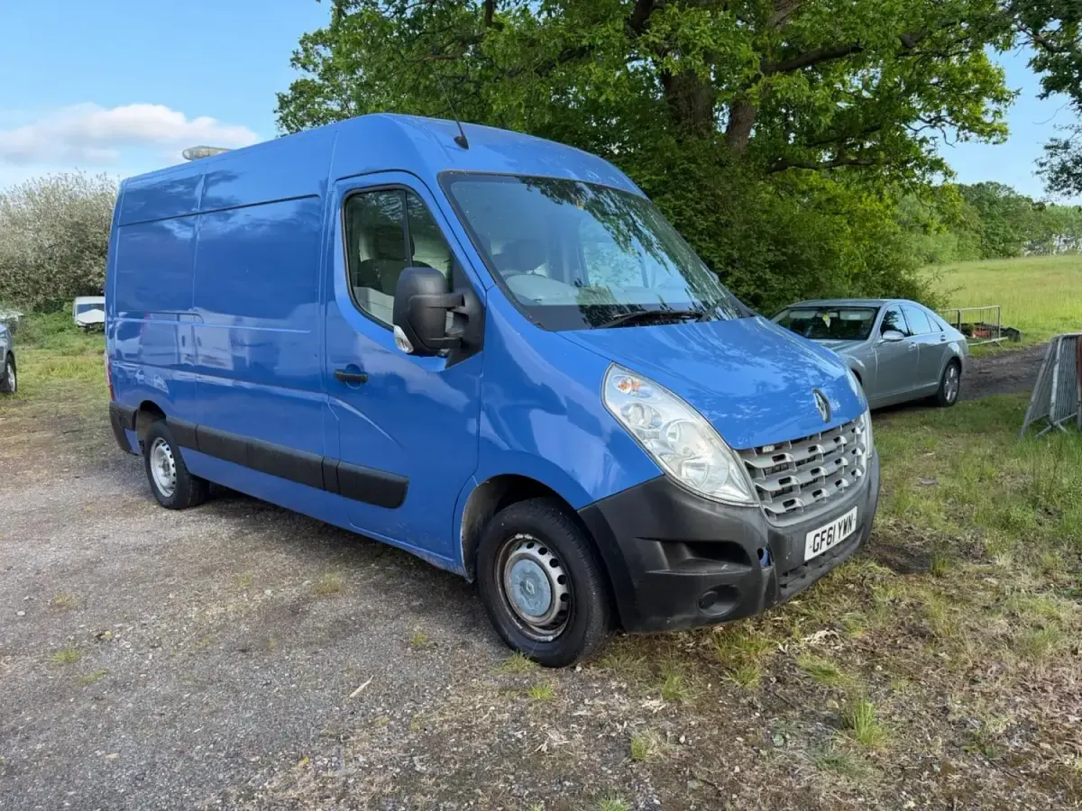 Begagnad Renault Master 2011 Blå Van