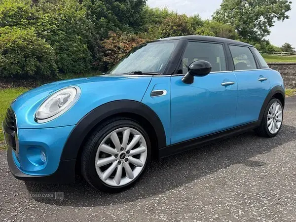 Used Mini Cooper D Hatch 120 HP (88 kW) 2018 Blue Hatchback