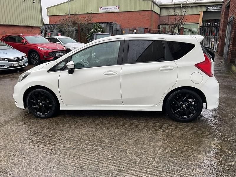 Used Nissan Note Tekna 90 HP (66 kW) 2014 White Hatchback