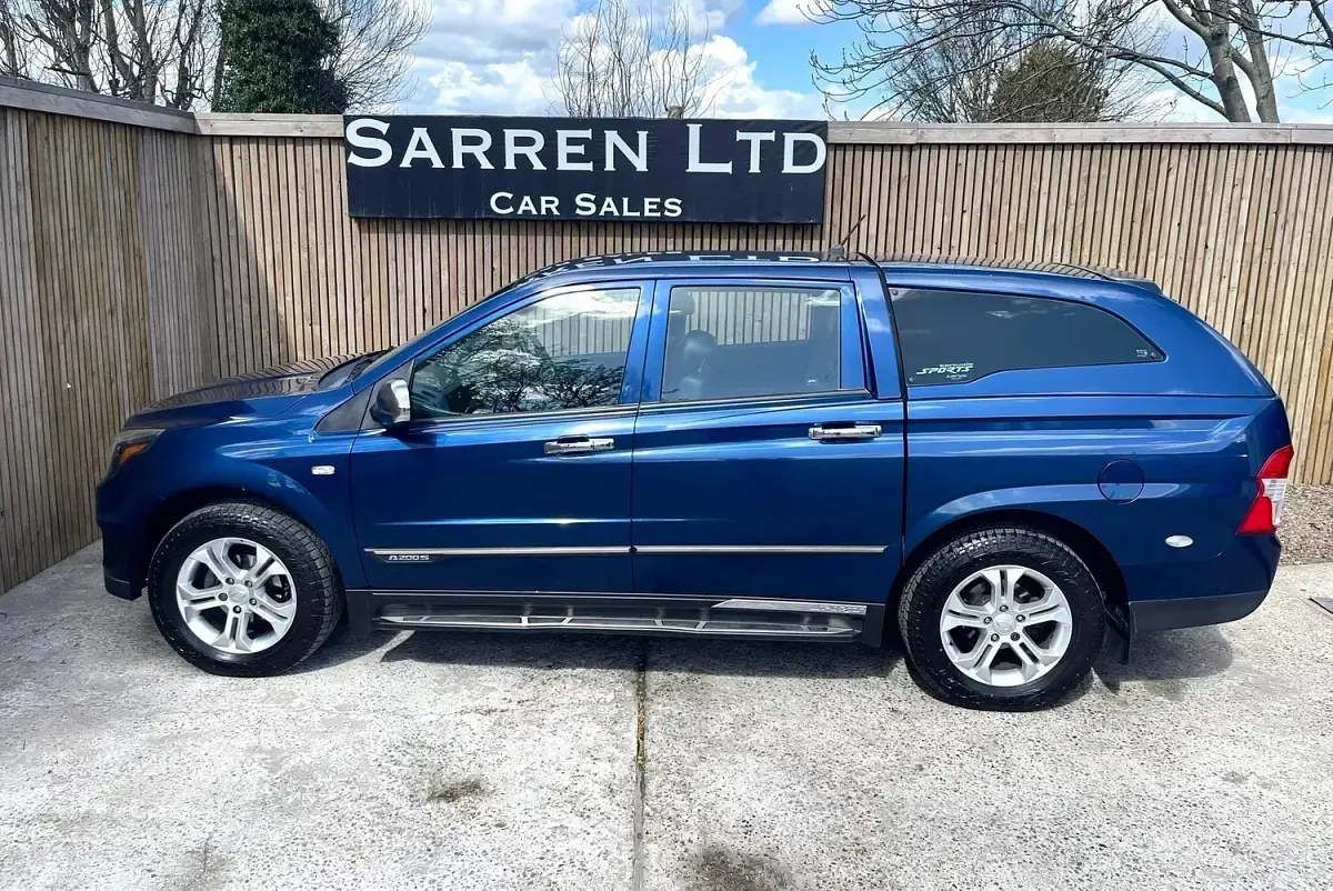 Used SsangYong Korando 175 HP (128 kW) 2012 Blue SUV