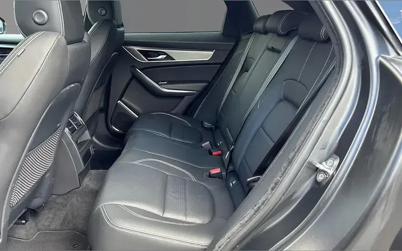 Used Jaguar F-Pace R-Dynamic 204 HP (150 kW) 2024 SUV