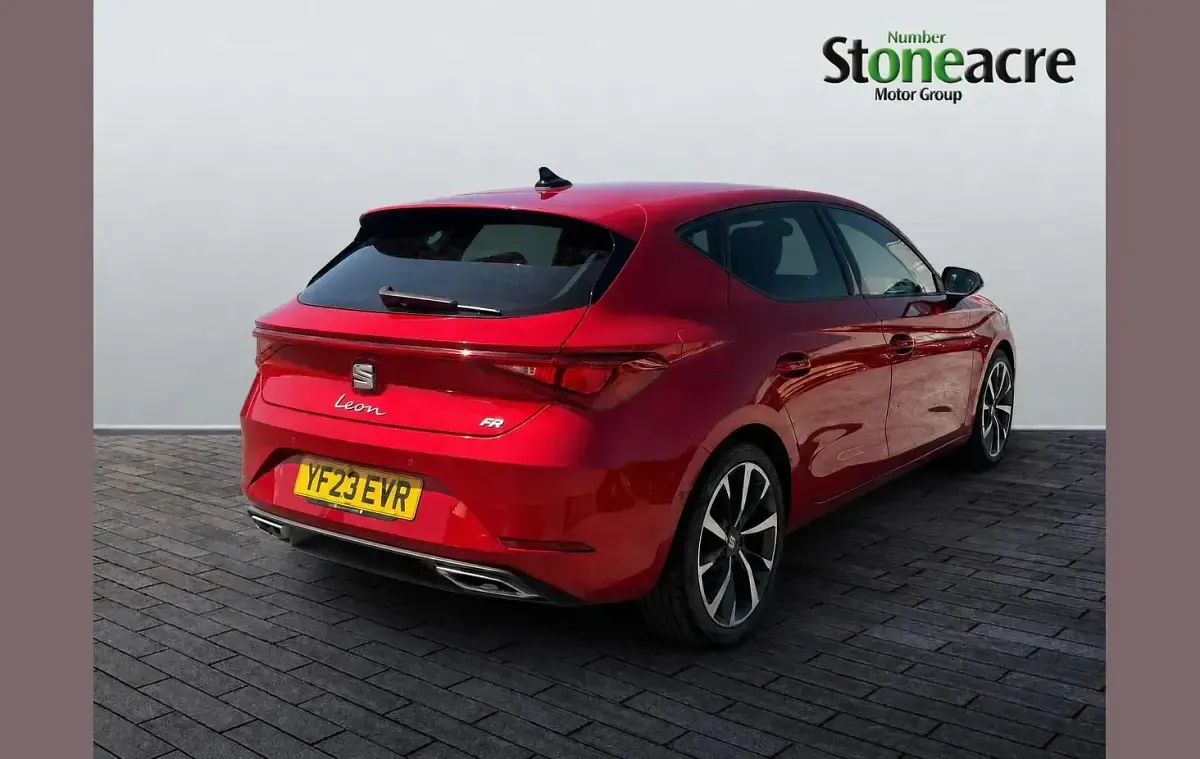 Used Seat Leon FR Sport 272 HP (200 kW) 2023 Red Hatchback