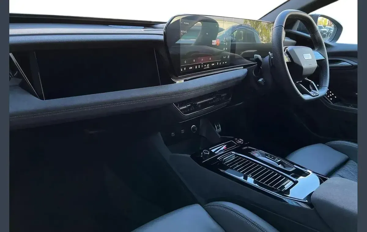 Used Audi S6 e-tron Comfort 369 kW (503 HP) 2025 Blue Estate