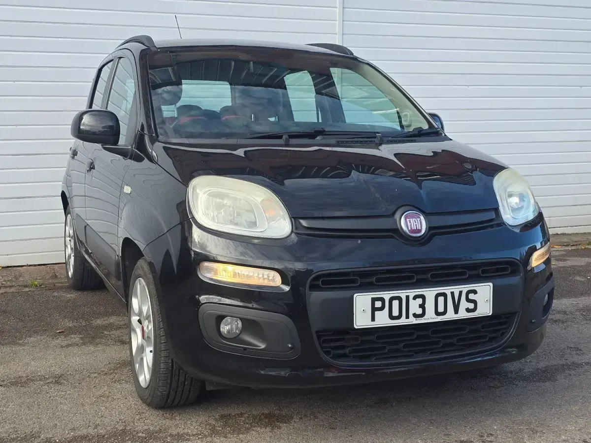 Begagnad Fiat Panda Lounge 85 HK (62 kW) 2013 Svart Halvkombi