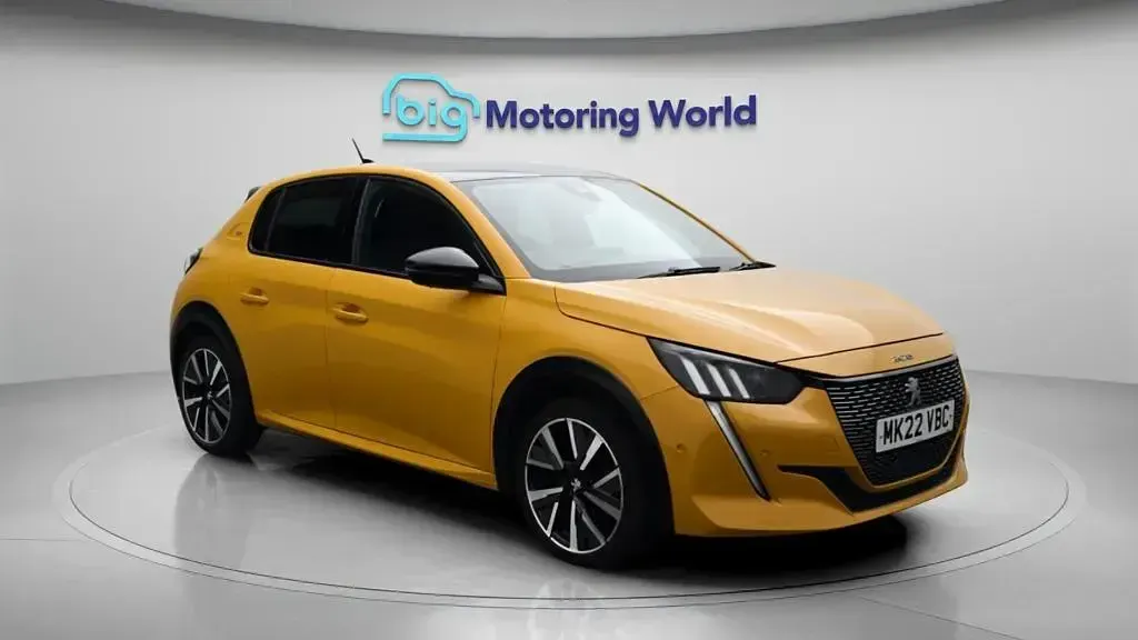 Used Peugeot 208 GT 102 HP (75 kW) 2022 Hatchback