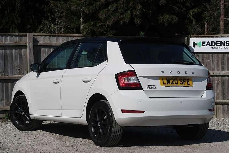 Used Skoda Fabia Colour Edition 58 HP (42 kW) 2020 Candy white black magic pearl effect Hatchback