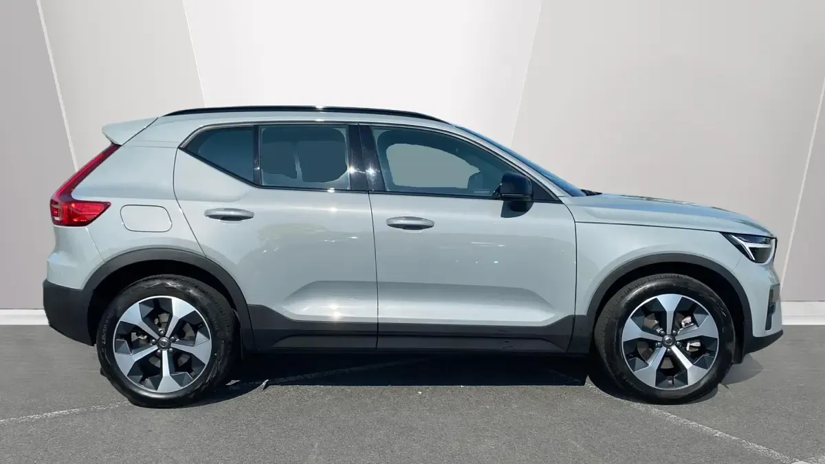 Used Volvo XC40 Plus 197 HP (144 kW) 2025 Grey SUV